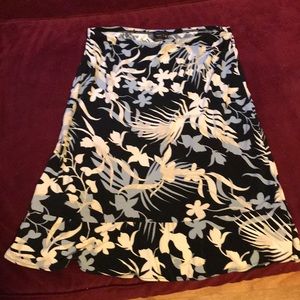 BCBG Below the knee women’s skirt Medium